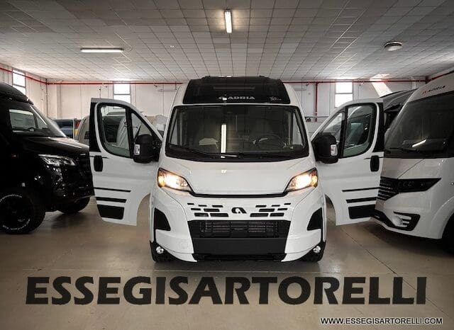 ADRIA TWIN 640 SGX SUPREME EDITION UNIPROPR. 08/2025 VAN 35H 7.900 km pieno
