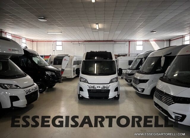 ADRIA TWIN 640 SGX SUPREME EDITION UNIPROPR. 08/2025 VAN 35H 7.900 km pieno