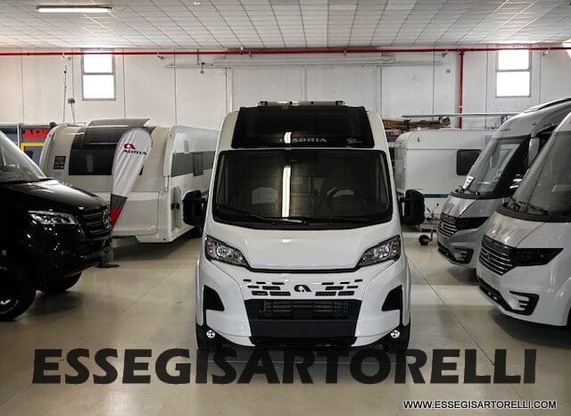 ADRIA TWIN 640 SGX SUPREME EDITION UNIPROPR. 08/2025 VAN 35H 7.900 km pieno