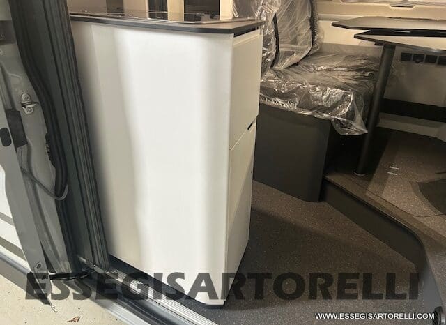 ADRIA TWIN 640 SGX SUPREME EDITION UNIPROPR. 08/2025 VAN 35H 7.900 km pieno