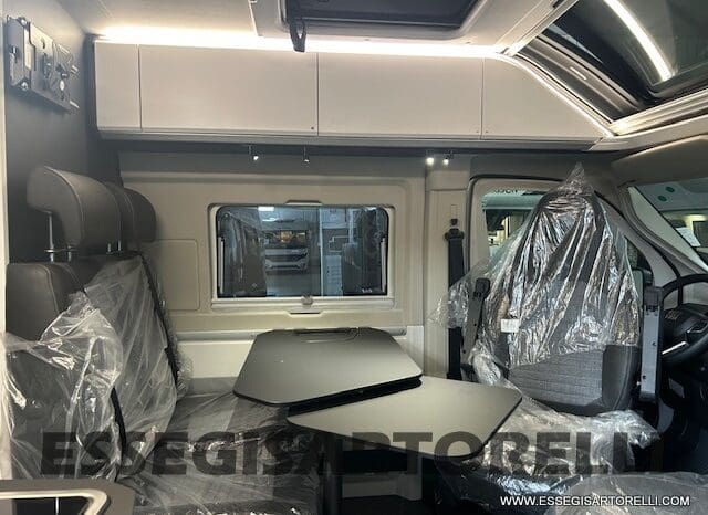 ADRIA TWIN 640 SGX SUPREME EDITION UNIPROPR. 08/2025 VAN 35H 7.900 km pieno