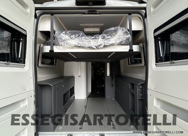 ADRIA TWIN 640 SGX SUPREME EDITION UNIPROPR. 08/2025 VAN 35H 7.900 km pieno