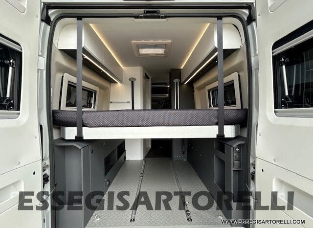 ADRIA TWIN 640 SGX SUPREME EDITION UNIPROPR. 08/2025 VAN 35H 7.900 km pieno