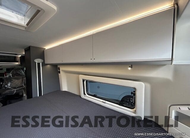 ADRIA TWIN 640 SGX SUPREME EDITION UNIPROPR. 08/2025 VAN 35H 7.900 km pieno