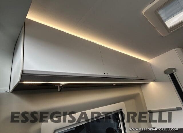 ADRIA TWIN 640 SGX SUPREME EDITION UNIPROPR. 08/2025 VAN 35H 7.900 km pieno