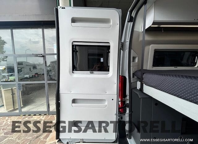 ADRIA TWIN 640 SGX SUPREME EDITION UNIPROPR. 08/2025 VAN 35H 7.900 km pieno
