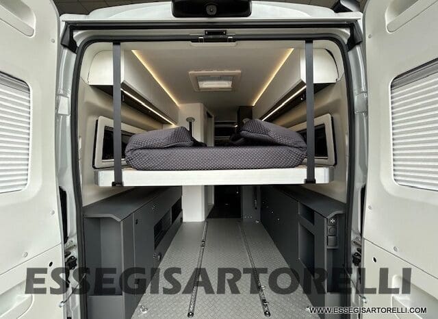 ADRIA TWIN 640 SGX SUPREME EDITION UNIPROPR. 08/2025 VAN 35H 7.900 km pieno