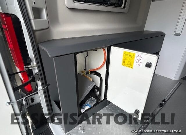 ADRIA TWIN 640 SGX SUPREME EDITION UNIPROPR. 08/2025 VAN 35H 7.900 km pieno