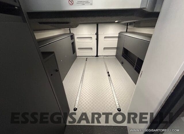 ADRIA TWIN 640 SGX SUPREME EDITION UNIPROPR. 08/2025 VAN 35H 7.900 km pieno