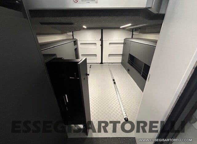 ADRIA TWIN 640 SGX SUPREME EDITION UNIPROPR. 08/2025 VAN 35H 7.900 km pieno