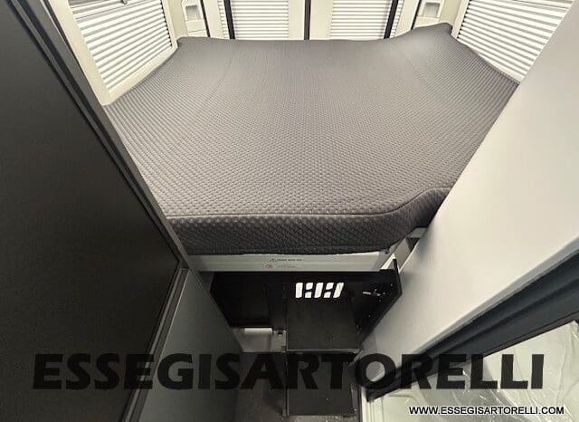 ADRIA TWIN 640 SGX SUPREME EDITION UNIPROPR. 08/2025 VAN 35H 7.900 km pieno