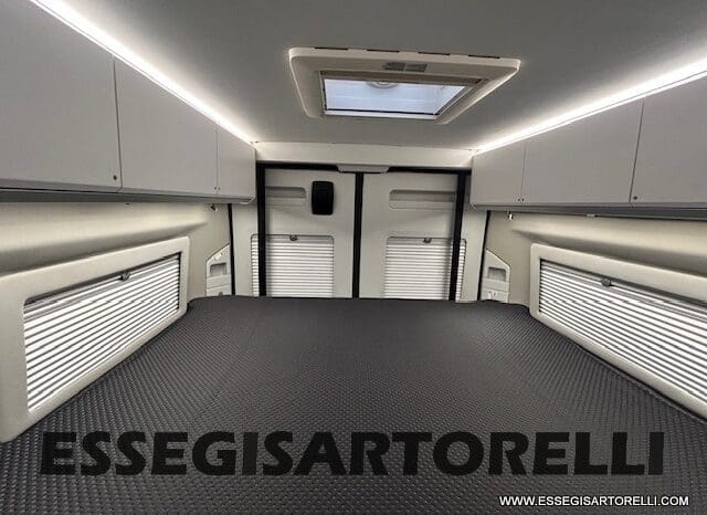 ADRIA TWIN 640 SGX SUPREME EDITION UNIPROPR. 08/2025 VAN 35H 7.900 km pieno