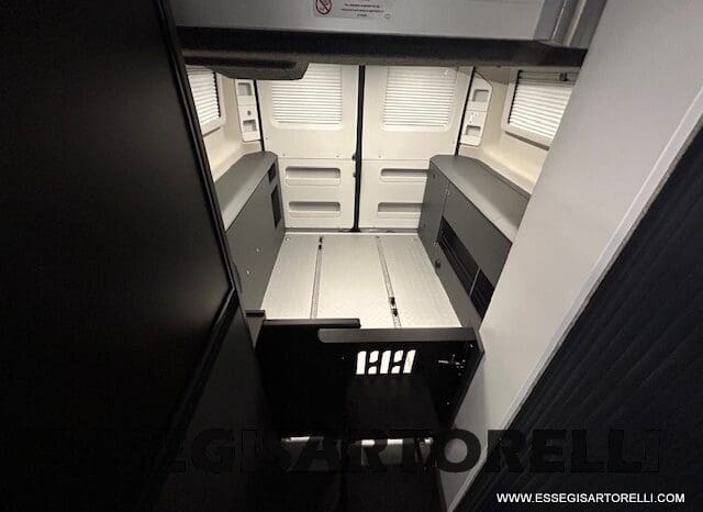 ADRIA TWIN 640 SGX SUPREME EDITION UNIPROPR. 08/2025 VAN 35H 7.900 km pieno