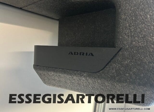 ADRIA TWIN 640 SGX SUPREME EDITION UNIPROPR. 08/2025 VAN 35H 7.900 km pieno
