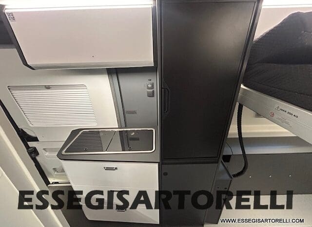 ADRIA TWIN 640 SGX SUPREME EDITION UNIPROPR. 08/2025 VAN 35H 7.900 km pieno