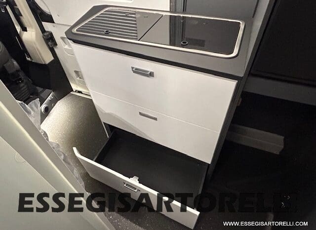 ADRIA TWIN 640 SGX SUPREME EDITION UNIPROPR. 08/2025 VAN 35H 7.900 km pieno