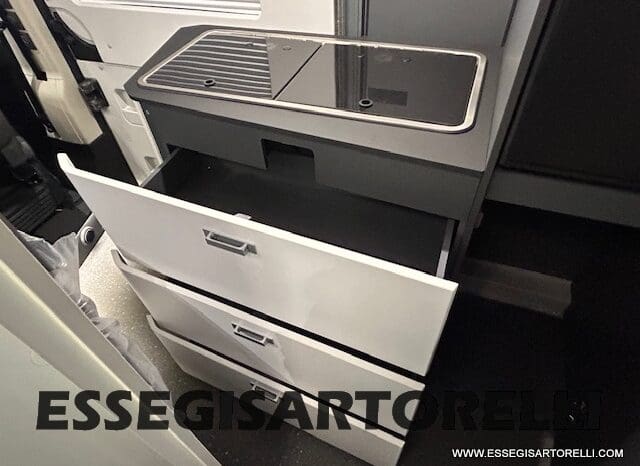 ADRIA TWIN 640 SGX SUPREME EDITION UNIPROPR. 08/2025 VAN 35H 7.900 km pieno