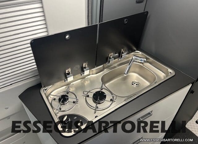 ADRIA TWIN 640 SGX SUPREME EDITION UNIPROPR. 08/2025 VAN 35H 7.900 km pieno
