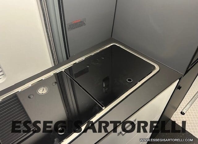 ADRIA TWIN 640 SGX SUPREME EDITION UNIPROPR. 08/2025 VAN 35H 7.900 km pieno