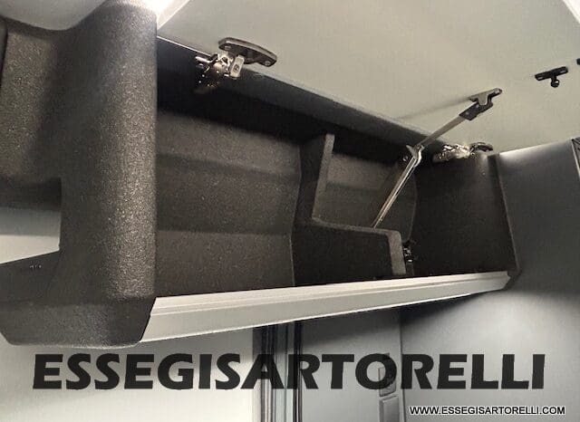 ADRIA TWIN 640 SGX SUPREME EDITION UNIPROPR. 08/2025 VAN 35H 7.900 km pieno