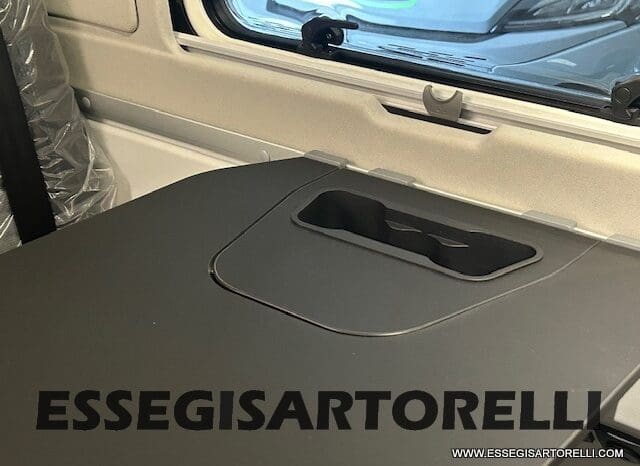 ADRIA TWIN 640 SGX SUPREME EDITION UNIPROPR. 08/2025 VAN 35H 7.900 km pieno