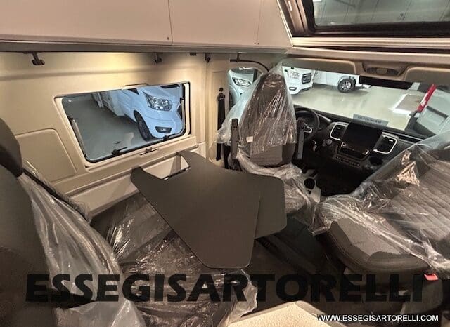 ADRIA TWIN 640 SGX SUPREME EDITION UNIPROPR. 08/2025 VAN 35H 7.900 km pieno
