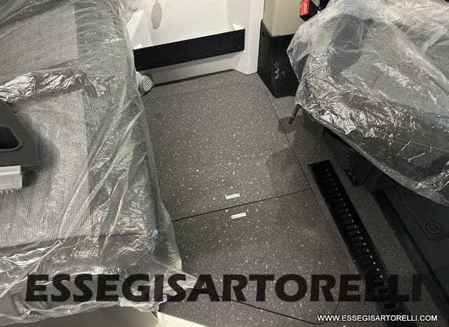 ADRIA TWIN 640 SGX SUPREME EDITION UNIPROPR. 08/2025 VAN 35H 7.900 km pieno