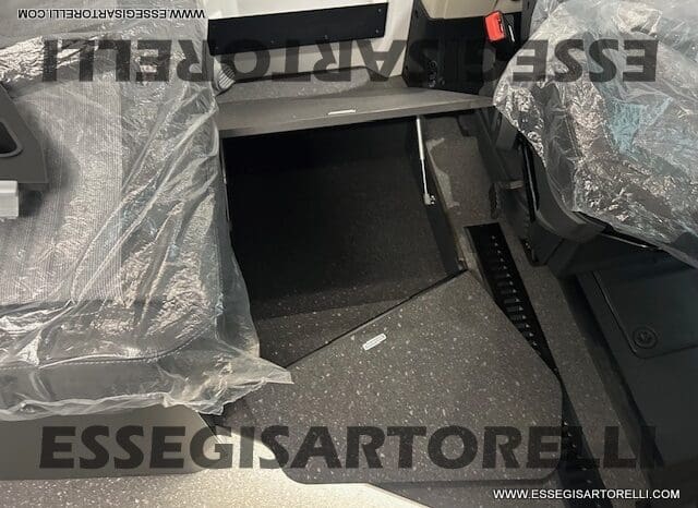 ADRIA TWIN 640 SGX SUPREME EDITION UNIPROPR. 08/2025 VAN 35H 7.900 km pieno