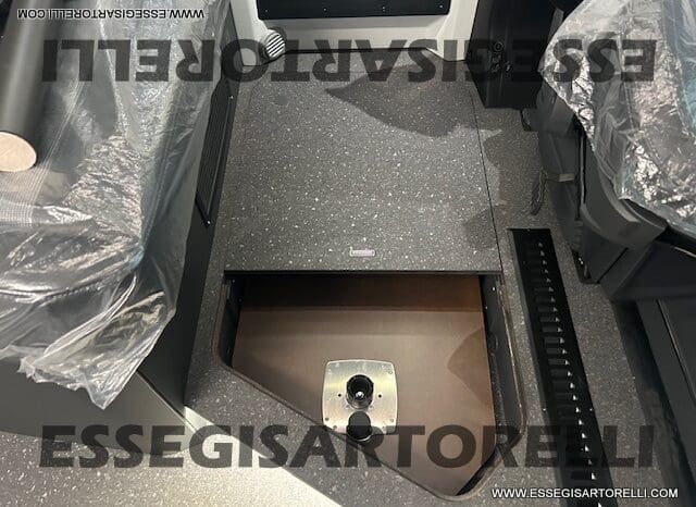 ADRIA TWIN 640 SGX SUPREME EDITION UNIPROPR. 08/2025 VAN 35H 7.900 km pieno