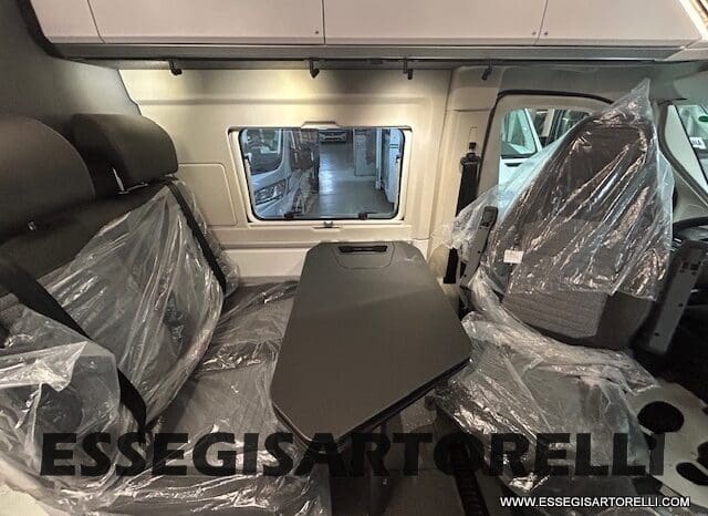 ADRIA TWIN 640 SGX SUPREME EDITION UNIPROPR. 08/2025 VAN 35H 7.900 km pieno