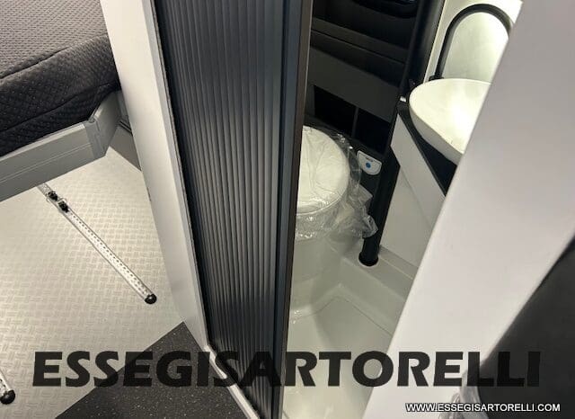 ADRIA TWIN 640 SGX SUPREME EDITION UNIPROPR. 08/2025 VAN 35H 7.900 km pieno
