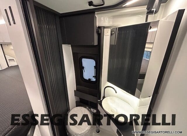 ADRIA TWIN 640 SGX SUPREME EDITION UNIPROPR. 08/2025 VAN 35H 7.900 km pieno