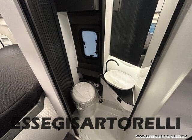 ADRIA TWIN 640 SGX SUPREME EDITION UNIPROPR. 08/2025 VAN 35H 7.900 km pieno