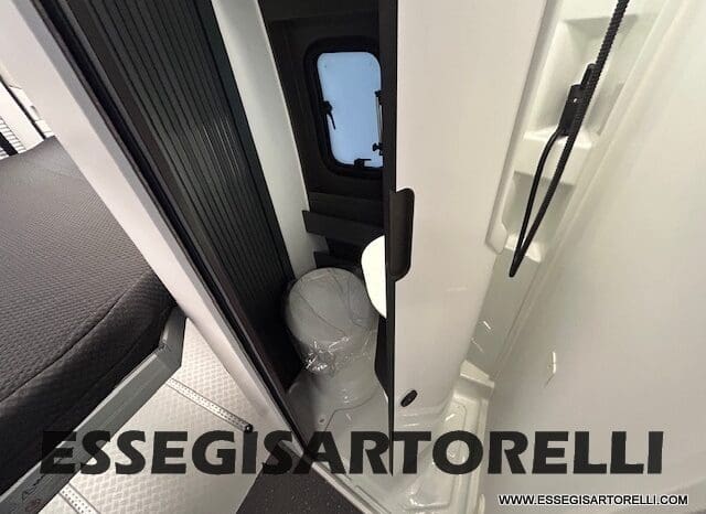 ADRIA TWIN 640 SGX SUPREME EDITION UNIPROPR. 08/2025 VAN 35H 7.900 km pieno