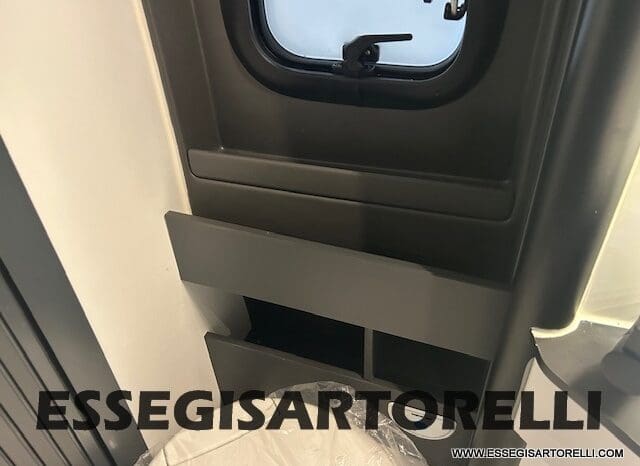 ADRIA TWIN 640 SGX SUPREME EDITION UNIPROPR. 08/2025 VAN 35H 7.900 km pieno