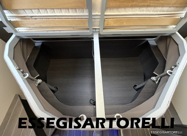 ROLLER TEAM KRONOS ADVANCE 265 TL 04/24 LETTO NAUTICO GARAGE E BASCULANTE CLIMA KM 11.241 pieno