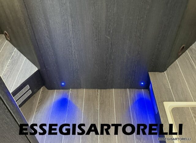 ROLLER TEAM KRONOS ADVANCE 265 TL 04/24 LETTO NAUTICO GARAGE E BASCULANTE CLIMA KM 11.241 pieno