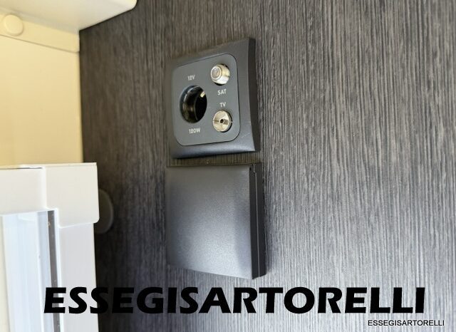 ROLLER TEAM KRONOS ADVANCE 265 TL 04/24 LETTO NAUTICO GARAGE E BASCULANTE CLIMA KM 11.241 pieno