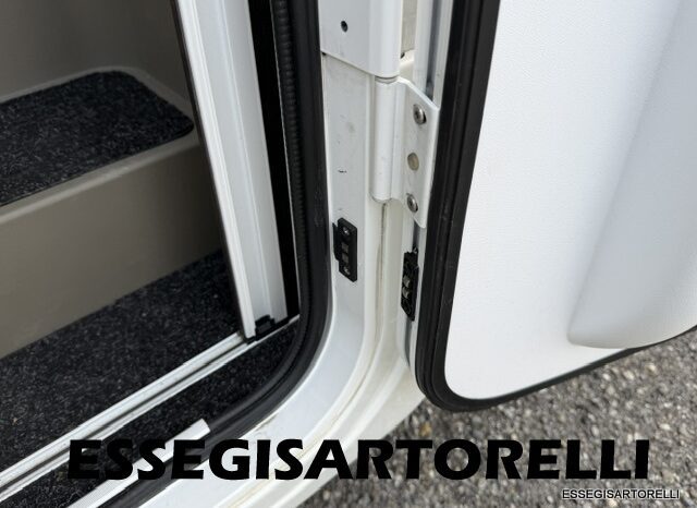 ROLLER TEAM KRONOS ADVANCE 265 TL 04/24 LETTO NAUTICO GARAGE E BASCULANTE CLIMA KM 11.241 pieno