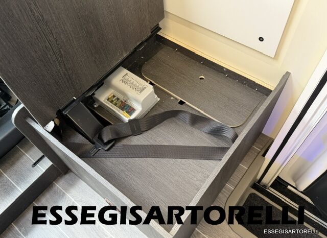 ROLLER TEAM KRONOS ADVANCE 265 TL 04/24 LETTO NAUTICO GARAGE E BASCULANTE CLIMA KM 11.241 pieno