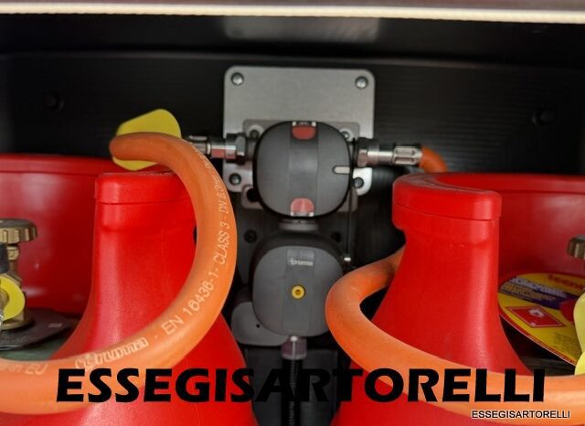 ROLLER TEAM KRONOS ADVANCE 265 TL 04/24 LETTO NAUTICO GARAGE E BASCULANTE CLIMA KM 11.241 pieno