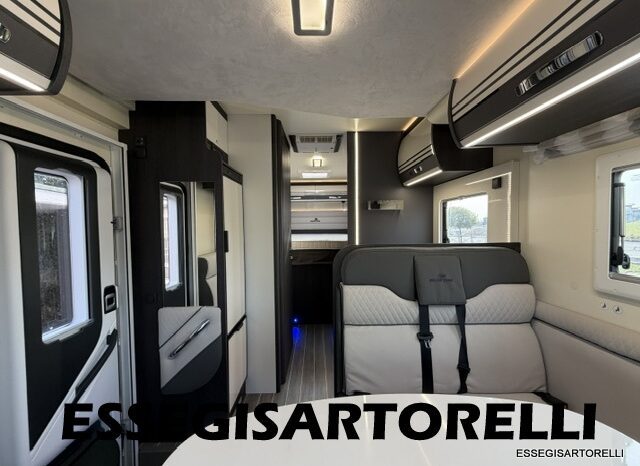 ROLLER TEAM KRONOS ADVANCE 265 TL 04/24 LETTO NAUTICO GARAGE E BASCULANTE CLIMA KM 11.241 pieno
