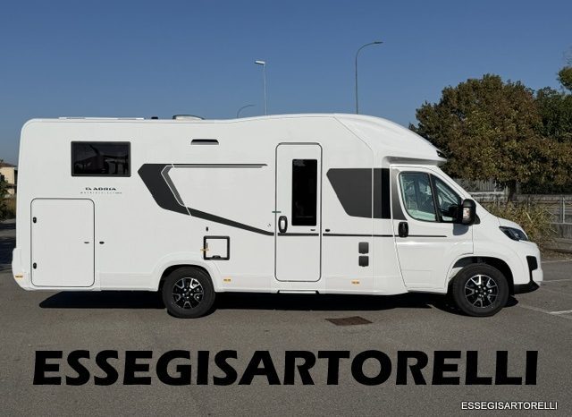 ADRIA NEW MATRIX SELECT M 670 SL 2027 GARAGE, LETTI GEMELLI, DOPPIO PAVIMENTO pieno