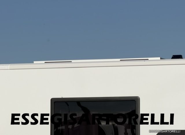 ADRIA NEW MATRIX SELECT M 670 SL 2027 GARAGE, LETTI GEMELLI, DOPPIO PAVIMENTO pieno