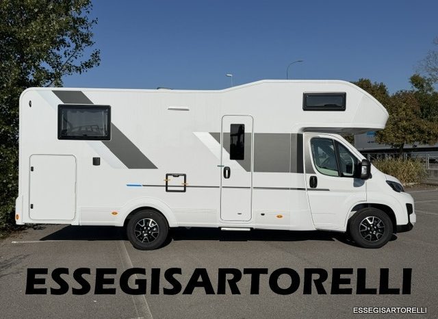 ADRIA NEW SUNLIVING COMFORT MY ’27 ADAS MANSARDATO GARAGE LETTI GEMELLI 5 POSTI pieno