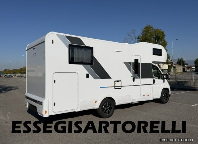 ADRIA NEW SUNLIVING COMFORT MY ’27 ADAS MANSARDATO GARAGE LETTI GEMELLI 5 POSTI pieno