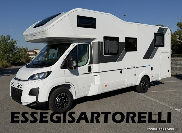 ADRIA NEW SUNLIVING COMFORT MY ’27 ADAS MANSARDATO GARAGE LETTI GEMELLI 5 POSTI pieno