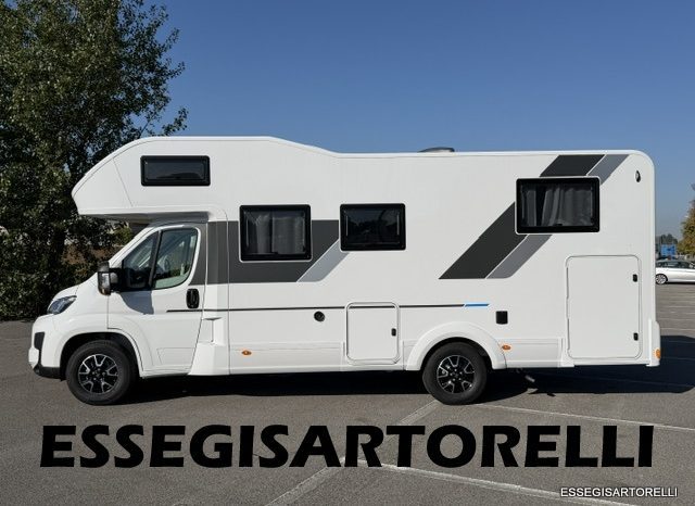 ADRIA NEW SUNLIVING COMFORT MY ’27 ADAS MANSARDATO GARAGE LETTI GEMELLI 5 POSTI pieno