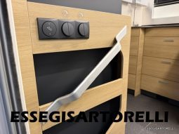 ADRIA NEW MATRIX SELECT M 670 SL 2027 GARAGE, LETTI GEMELLI, DOPPIO PAVIMENTO pieno