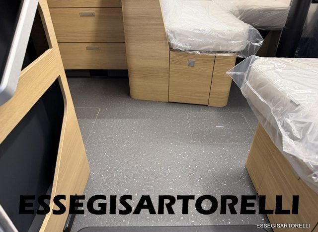 ADRIA NEW MATRIX SELECT M 670 SL 2027 GARAGE, LETTI GEMELLI, DOPPIO PAVIMENTO pieno
